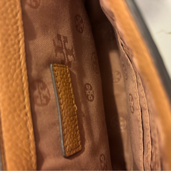 Tory Burch Brown Leather Shoulder Bag with Gold Chain - Picture 6 of 8